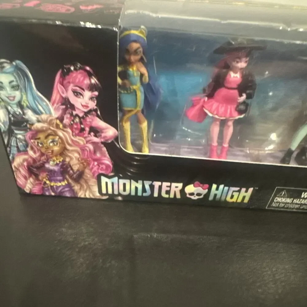 Monster High 4 Doll Gift Set Mattel Draculaura Frankie Cleo Clawdeen